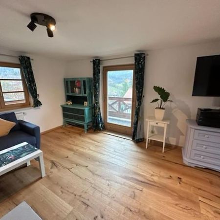 Charmante Farbenfrohe Wohnung Fuer Zwei Fischbachau Esterno foto