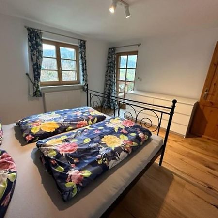 Charmante Farbenfrohe Wohnung Fuer Zwei Fischbachau Esterno foto