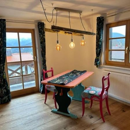 Charmante Farbenfrohe Wohnung Fuer Zwei Fischbachau Esterno foto