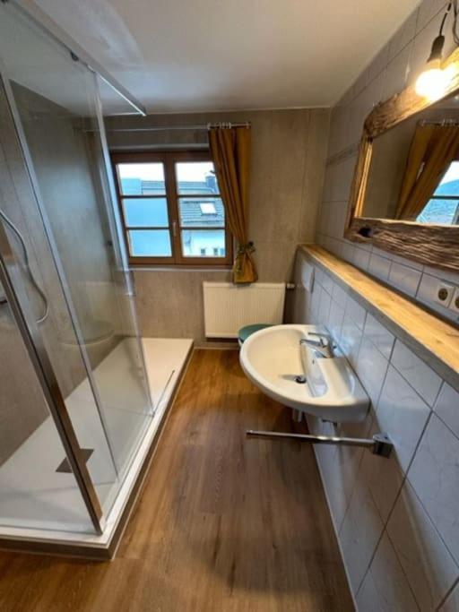Charmante Farbenfrohe Wohnung Fuer Zwei Fischbachau Esterno foto