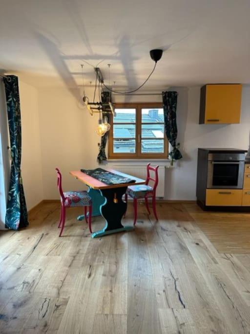 Charmante Farbenfrohe Wohnung Fuer Zwei Fischbachau Esterno foto